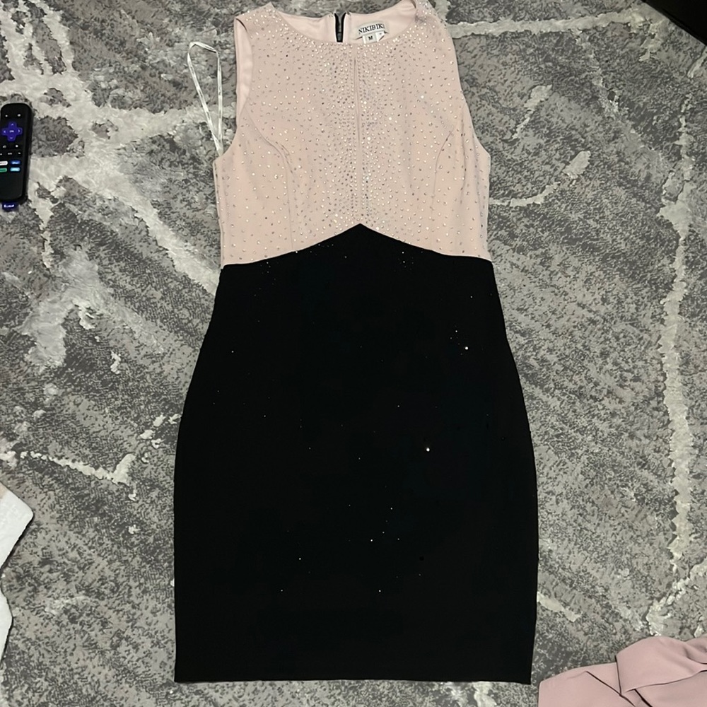 Women’s pink/black dress